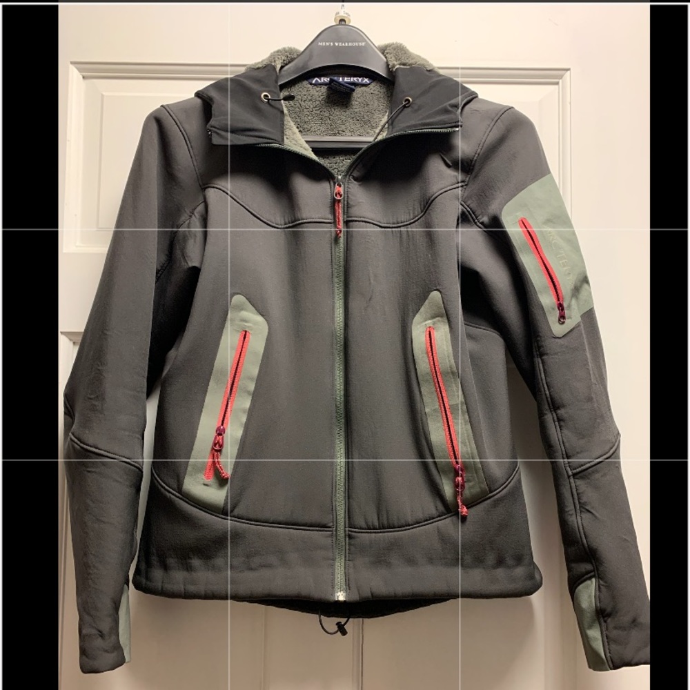 Women’s Gamma LT Soft Shell Hooded Furry Fleece